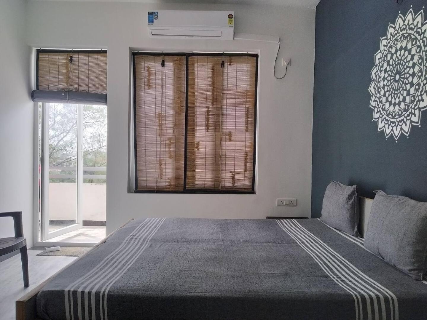 Metro Connected Homestay With Parkview Greater Noida Exterior photo